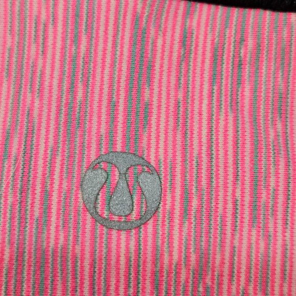 Lululemon Breathe Easy Crop Leggings Size 8 Black & Pink Mesh Leg Back - Picture 8 of 11
